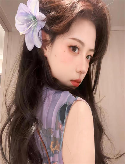 美女露出粉嫩小奶头在视频_漂亮老师趴办公室让我C_小草青青免费观看完整版